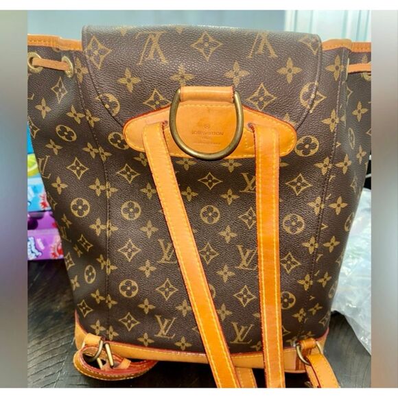 Louis Vuitton Montsouris GM Backpack - Picture 4 of 16